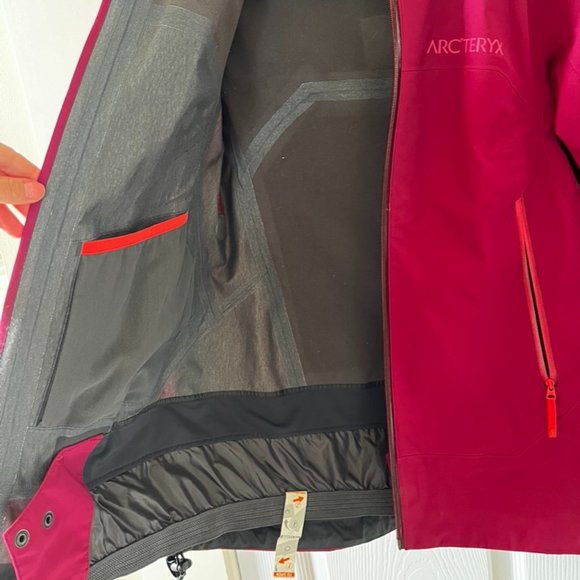 Arc'teryx Gortex Jacket - Women's XS - Picture 3 of 5